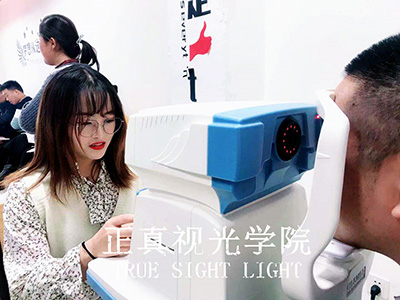 看懂镜片价格表_聊城，滨州配镜师培训学校整理分享